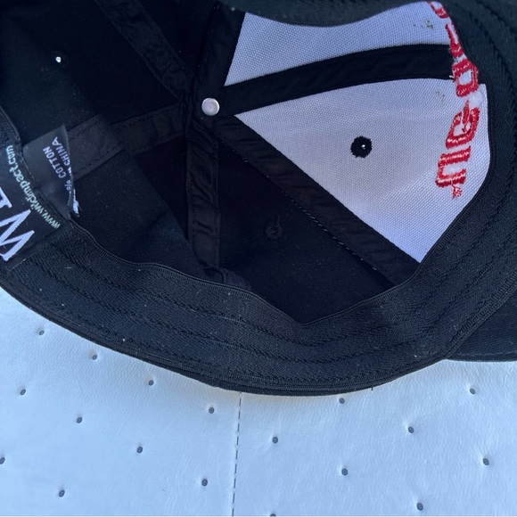 Snap-on Black Cap with Red Logo - Picture 9 of 9